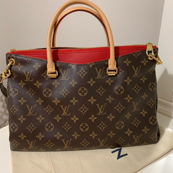 Authentic Louis Vuitton Pallas mm - Picture 2 of 16
